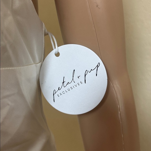 Petal & Pup NWT ivory One-Shoulder Satin midi Dress size 10 - Picture 5 of 6